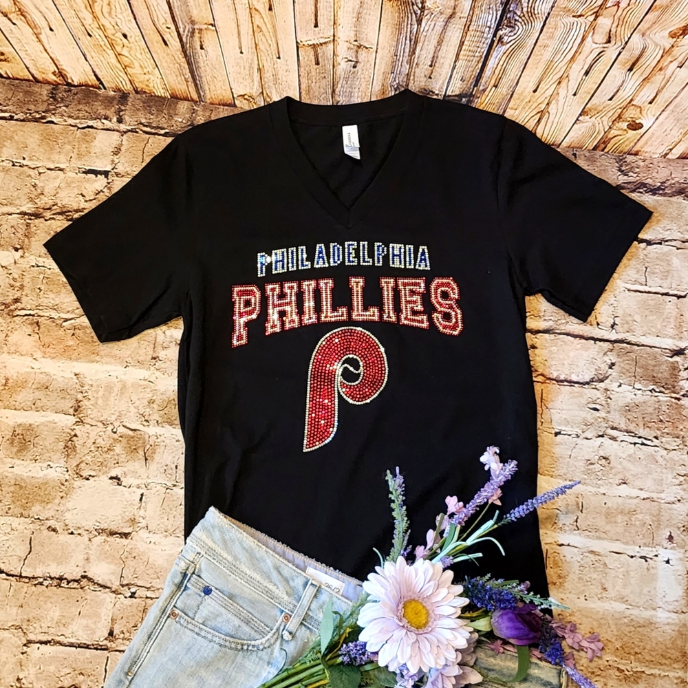 New Bling Philadelphia Phillies Womens VNeck Tshirt regular fit sizes Small thru - Picture 2 of 5